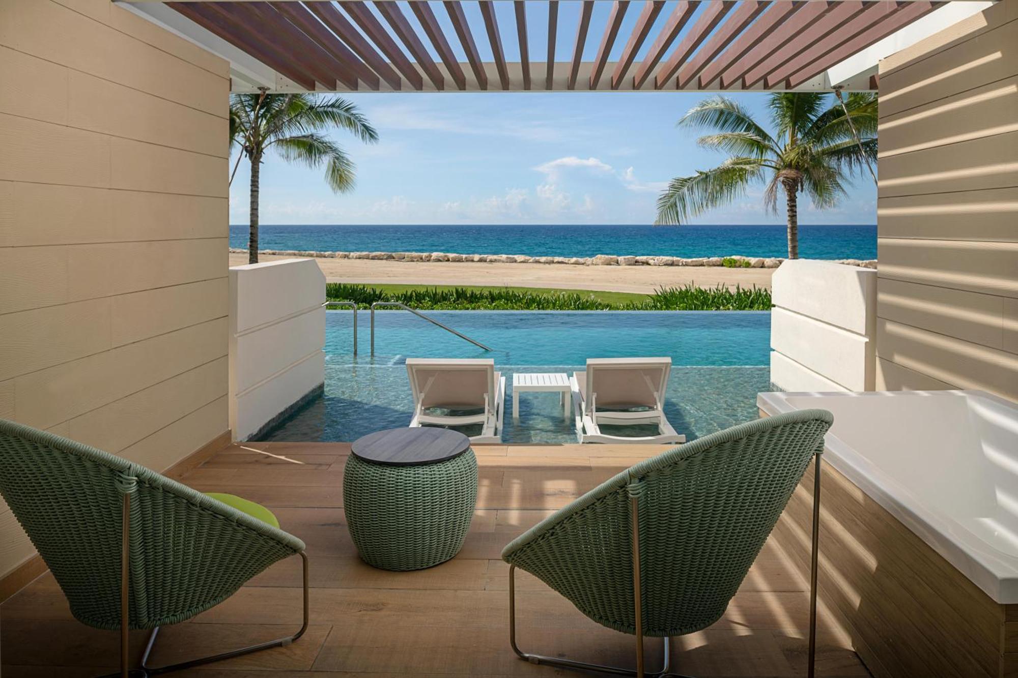 Swim out Platinum Junior Suite